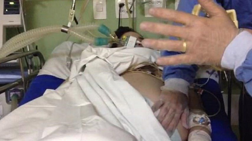 Frankielen da Silva Zampoli conectada a aparatos que la mantuvieron con vida<br>