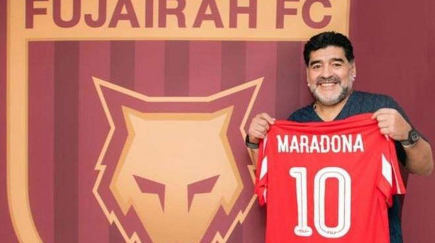 Diego Maradona comenzó su ciclo como DT de Al Fujairah<br>