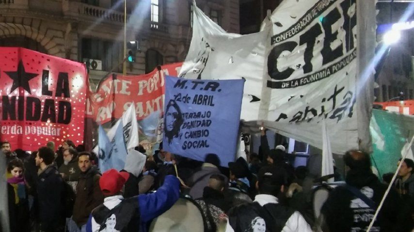 Cortes en avenida Corrientes y Callao<br>