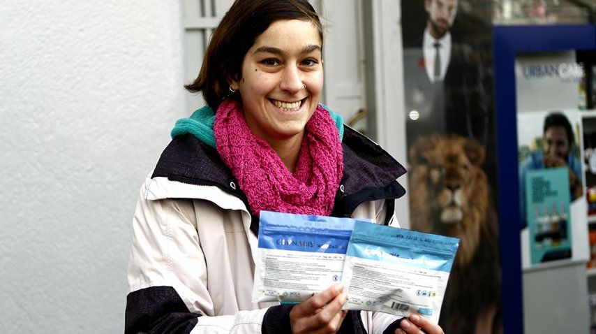 La gente salía con sonrisas en su cara