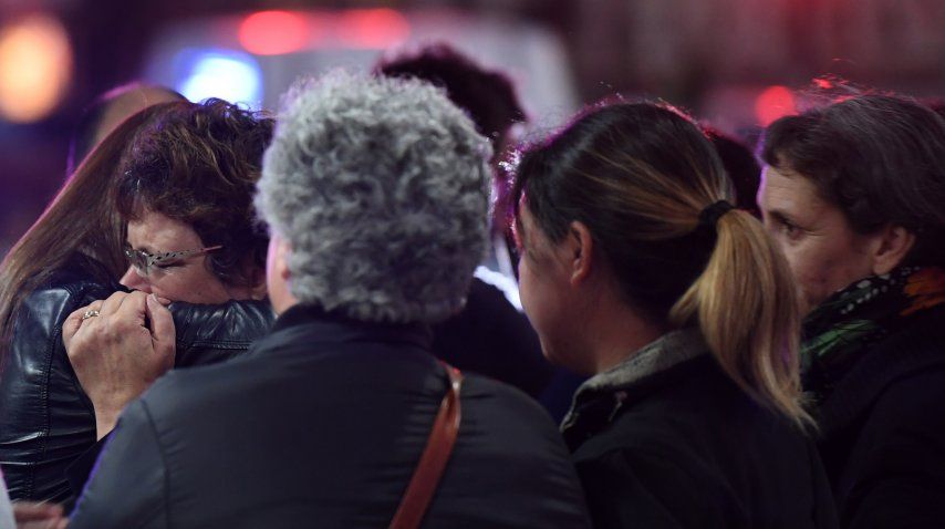 La madre de Anahí durante el velatorio de su hija<br>