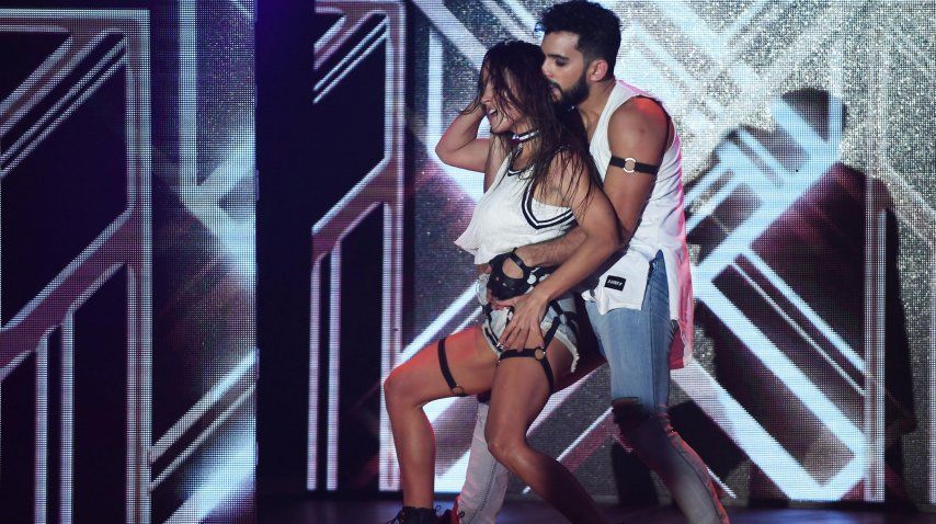 Lourdes Sánchez y Gabo Usandivaras calentaron la pista y el pasillo<br>