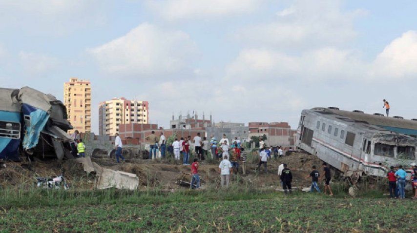<p> Al menos 36 muertos por un choque de trenes en Egipto: Crédito: news.sky.com</p><p></p>