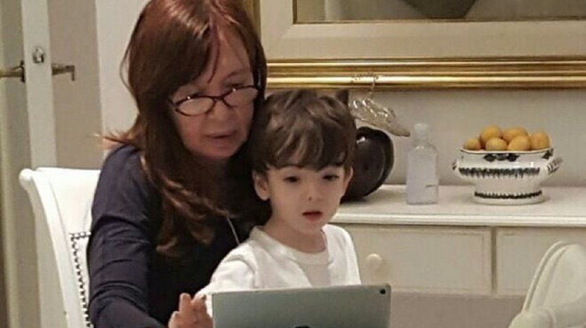 El chiste de Cristina con su nieto Néstor Iván sobre las PASO<br>